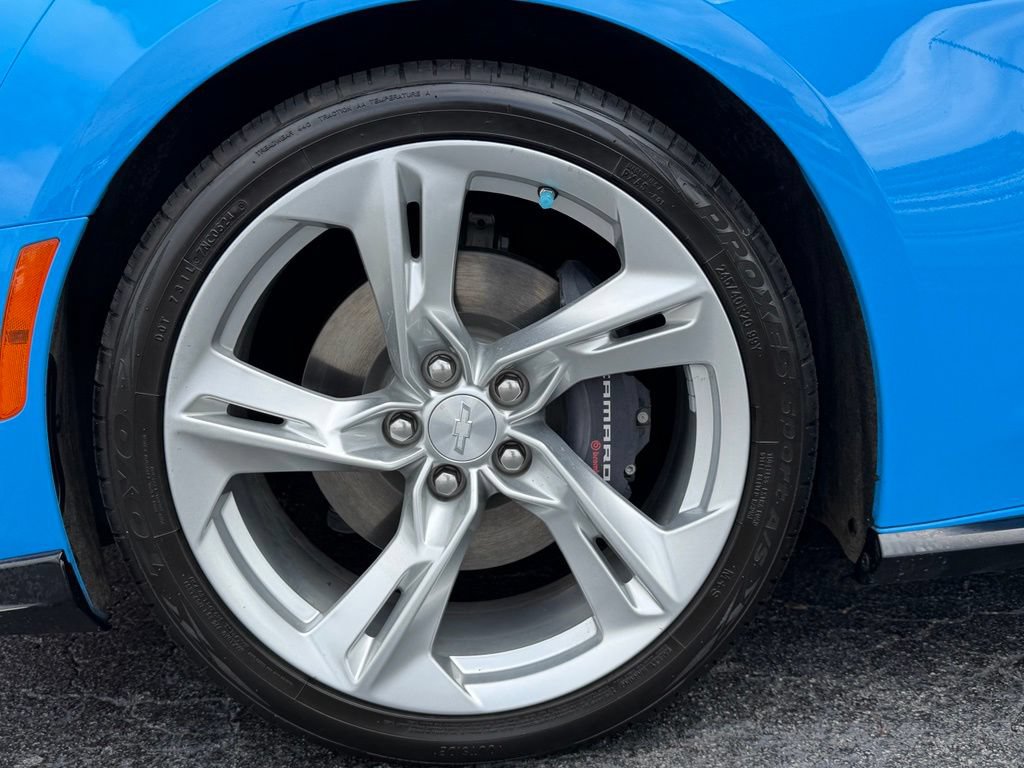 Used 2022 Chevrolet Camaro LT RWD image 8