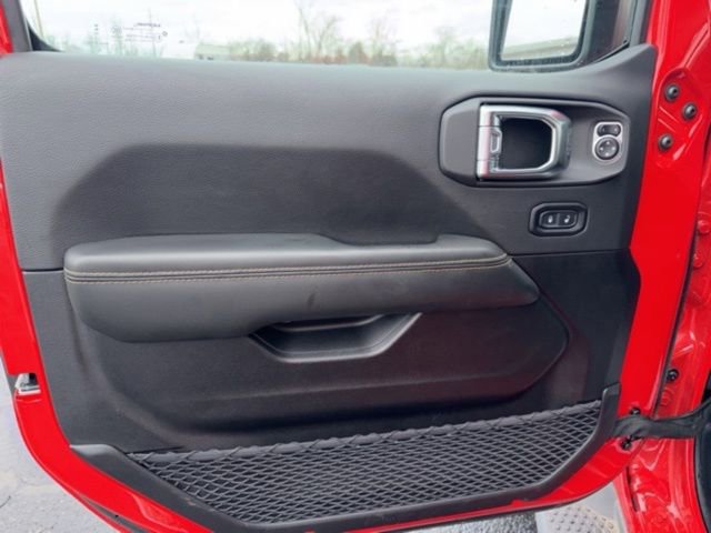 Used 2025 Jeep Wrangler Sahara 4xe image 26