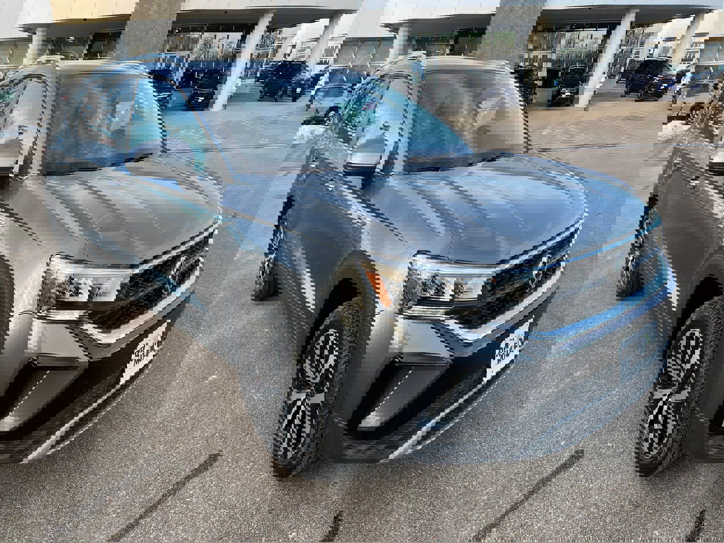 Used 2022 Volkswagen Taos SE image 1