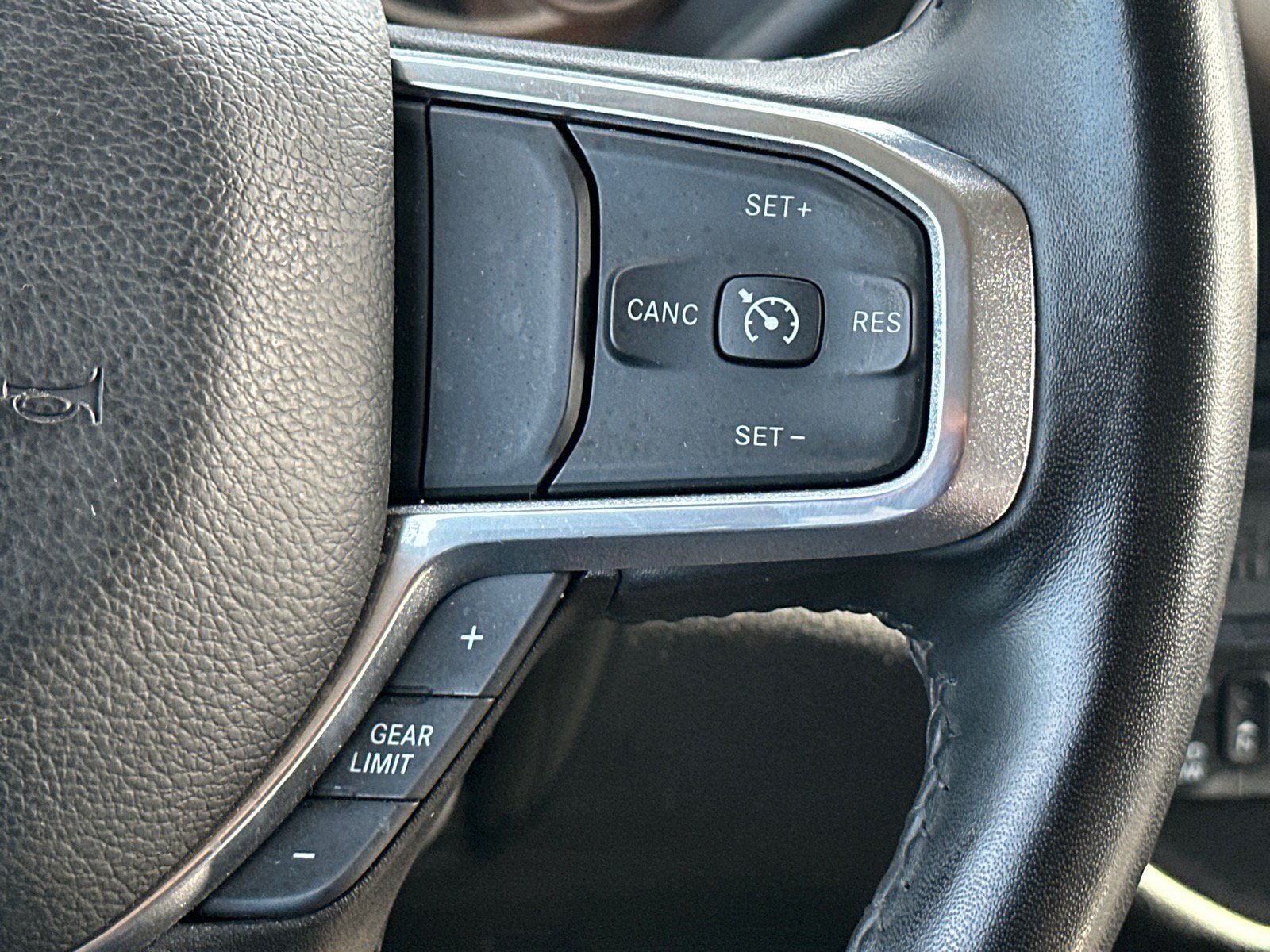 Used 2024 RAM 2500 Laramie AWD/4WD image 11