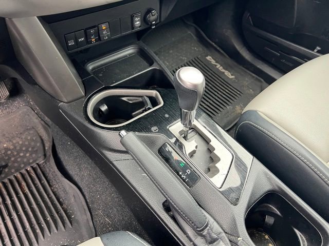 Used 2016 Toyota RAV4 Limited image 21