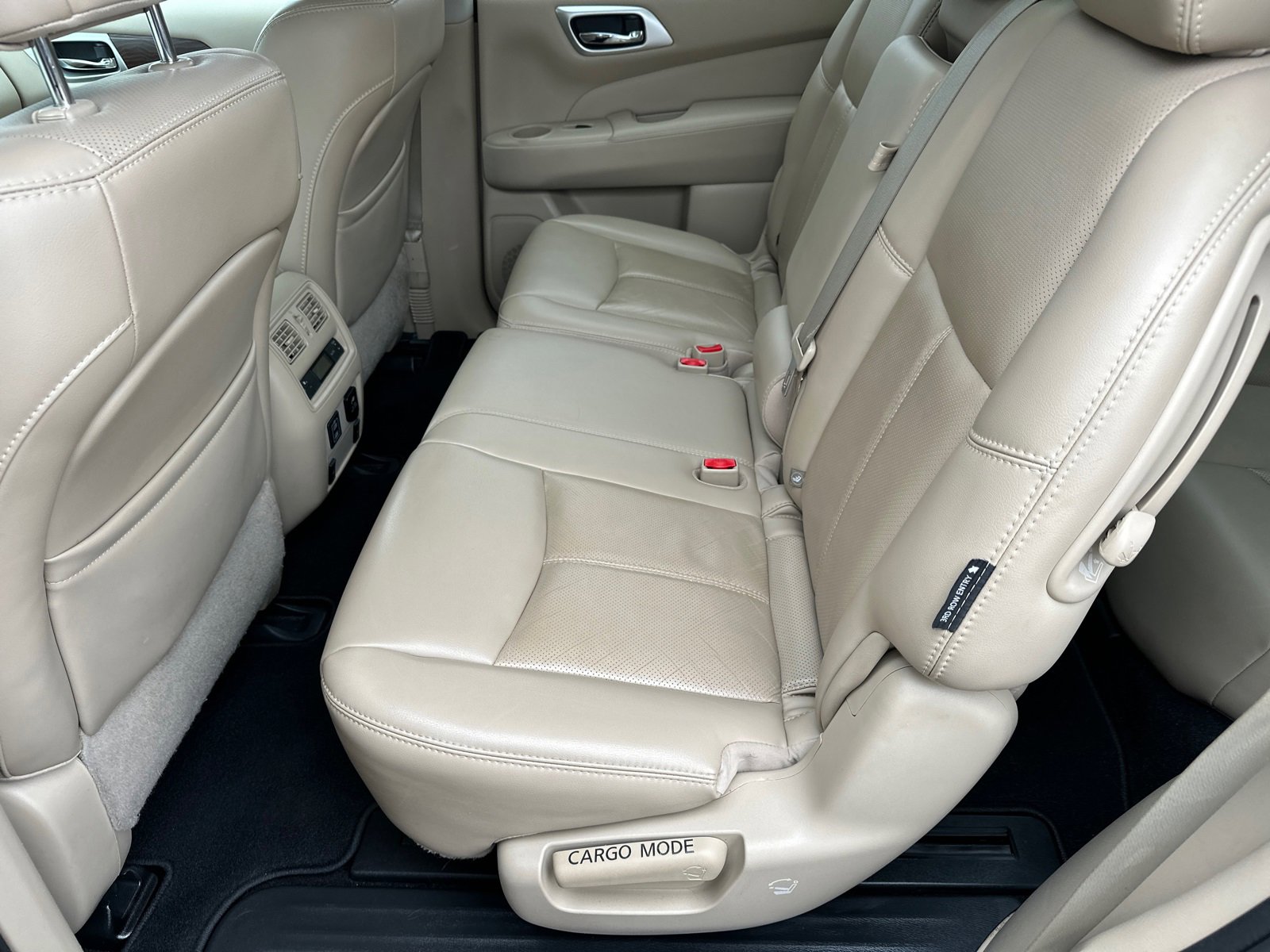 Used 2018 Nissan Pathfinder Platinum image 22