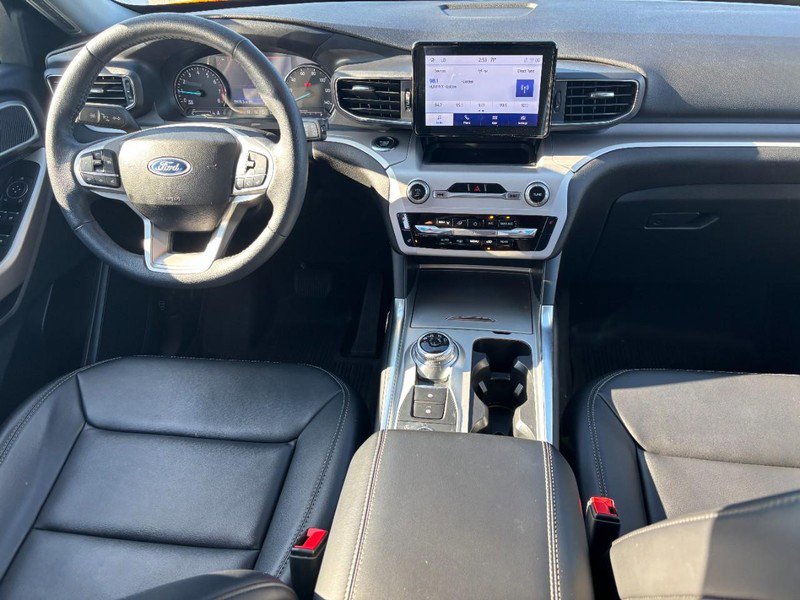 Used 2023 Ford Explorer XLT w/ Equipment Group 202A AWD/4WD image 15