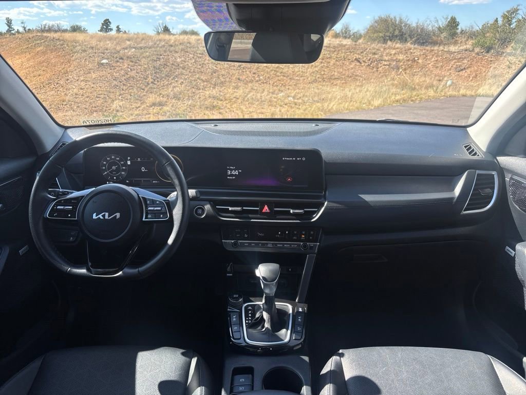 Used 2024 Kia Seltos SX w/ SX Sunroof Package AWD/4WD image 20