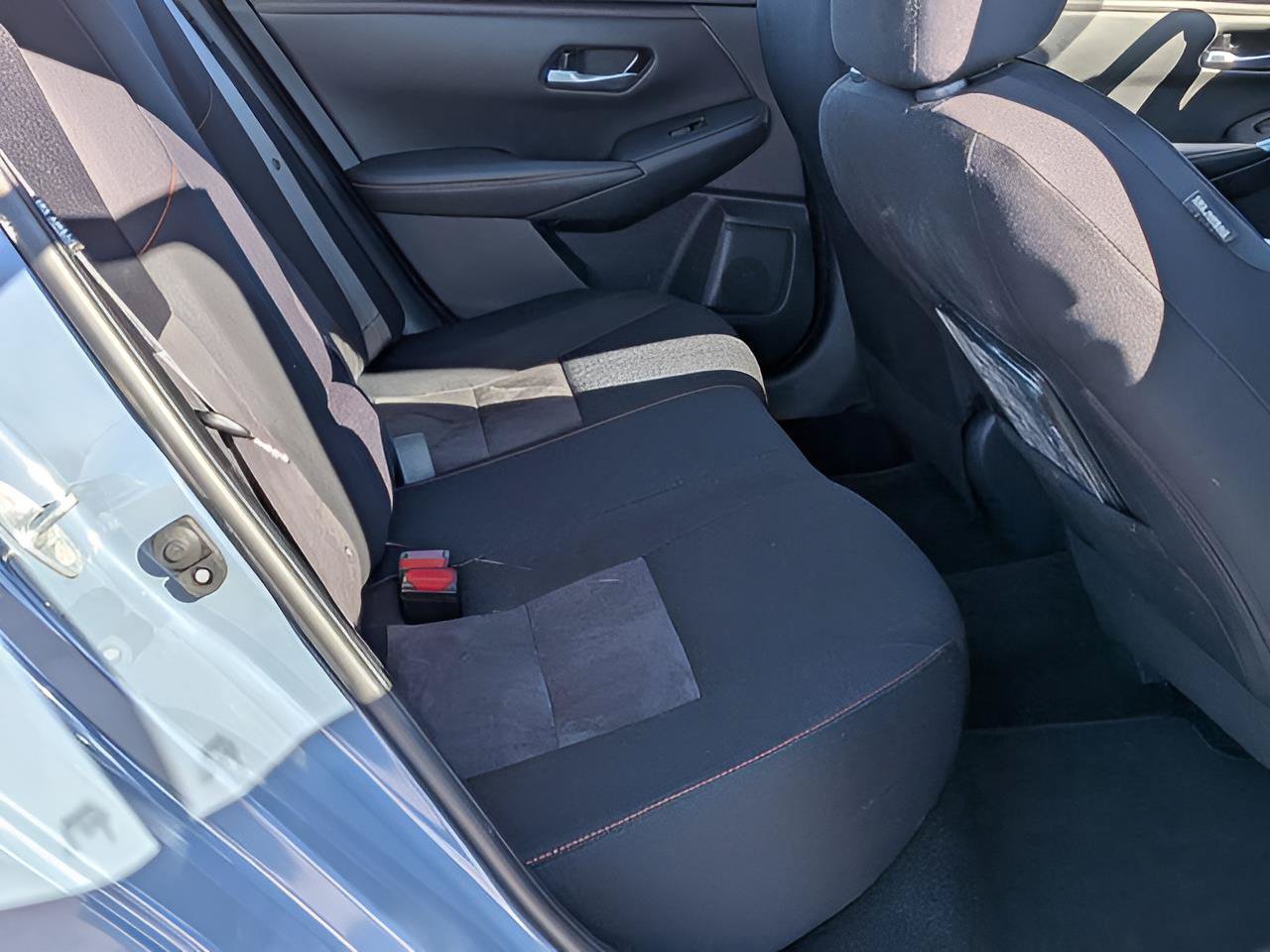 Certified 2025 Nissan Sentra SR FWD image 24