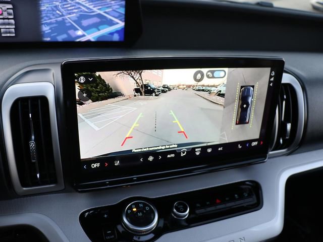 Used 2025 Ford Expedition Active image 25