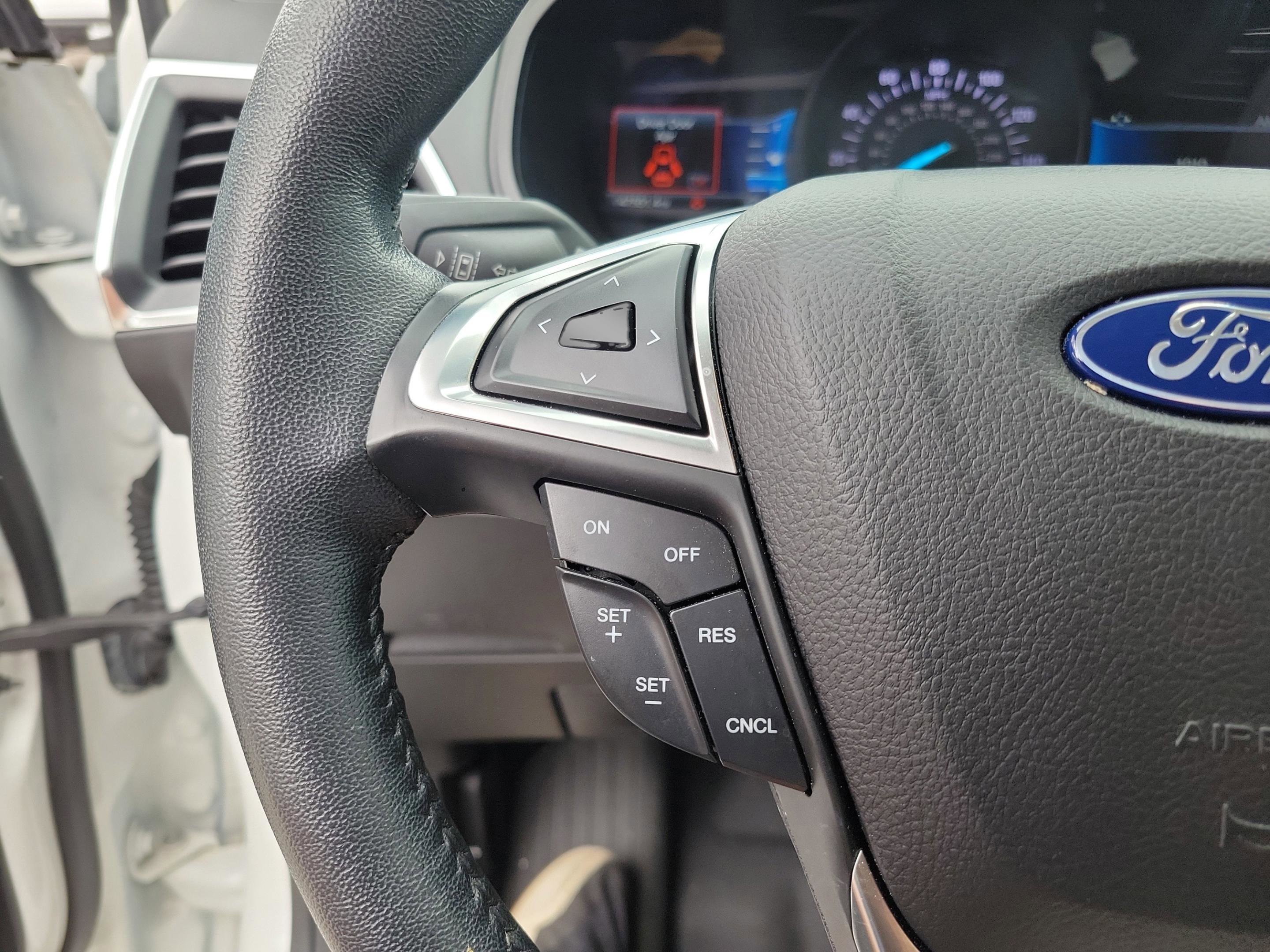 Used 2022 Ford Edge Titanium AWD/4WD image 12