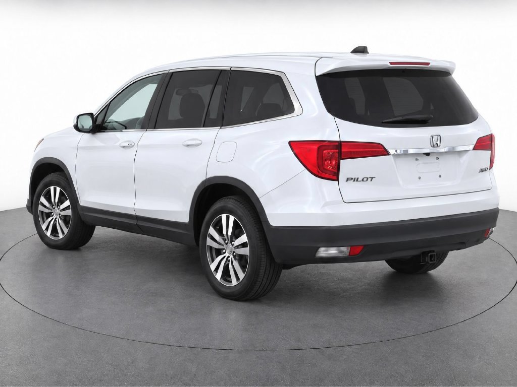 Used 2017 Honda Pilot EX image 4