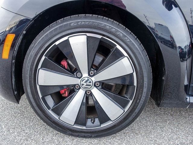 Used 2013 Volkswagen Beetle 2.0T image 17