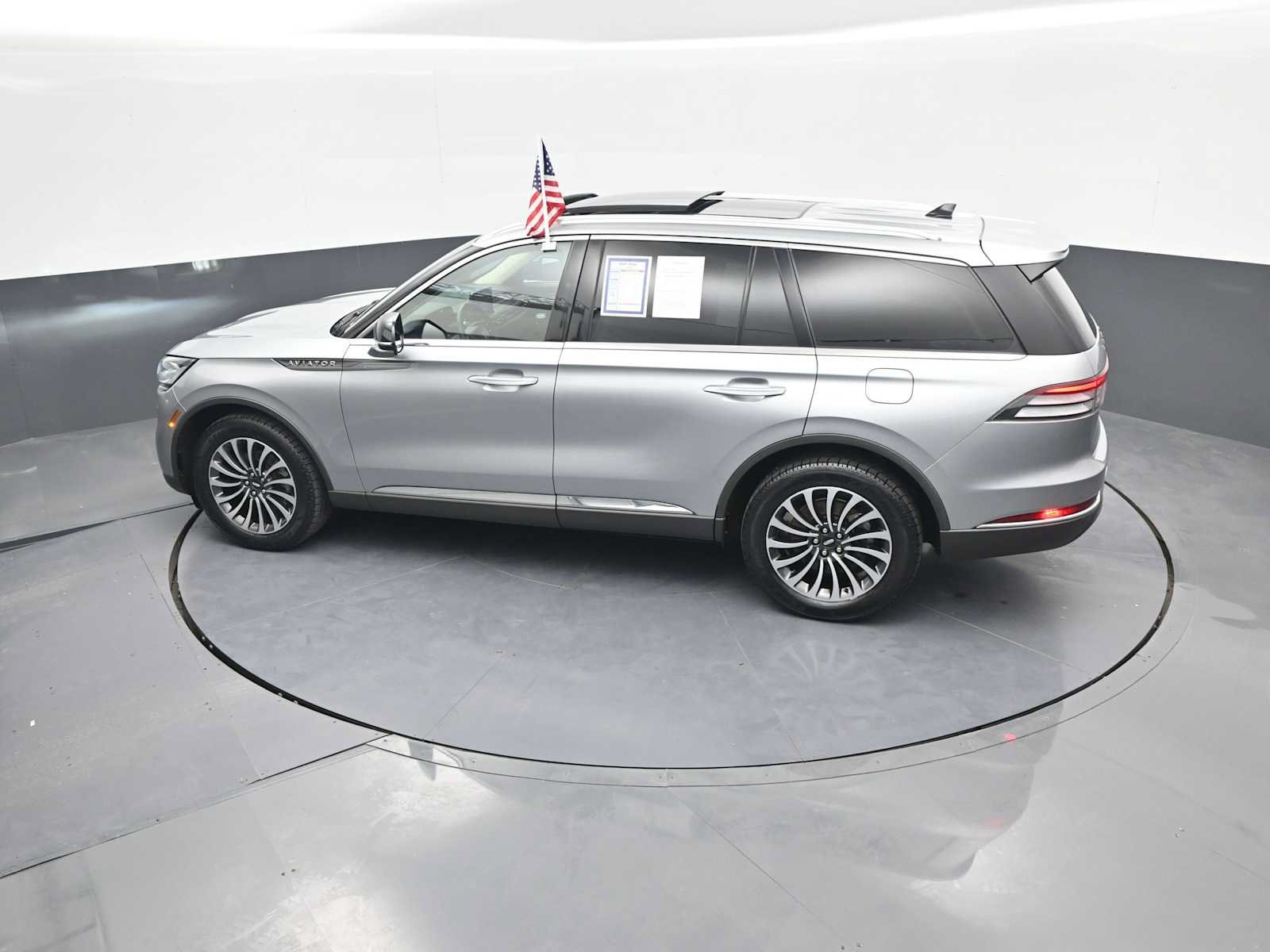 Used 2023 Lincoln Aviator AWD w/ Premium Package image 36