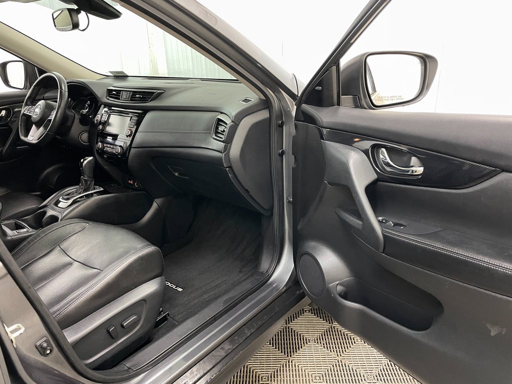 Used 2020 Nissan Rogue SL w/ Premium Package image 36