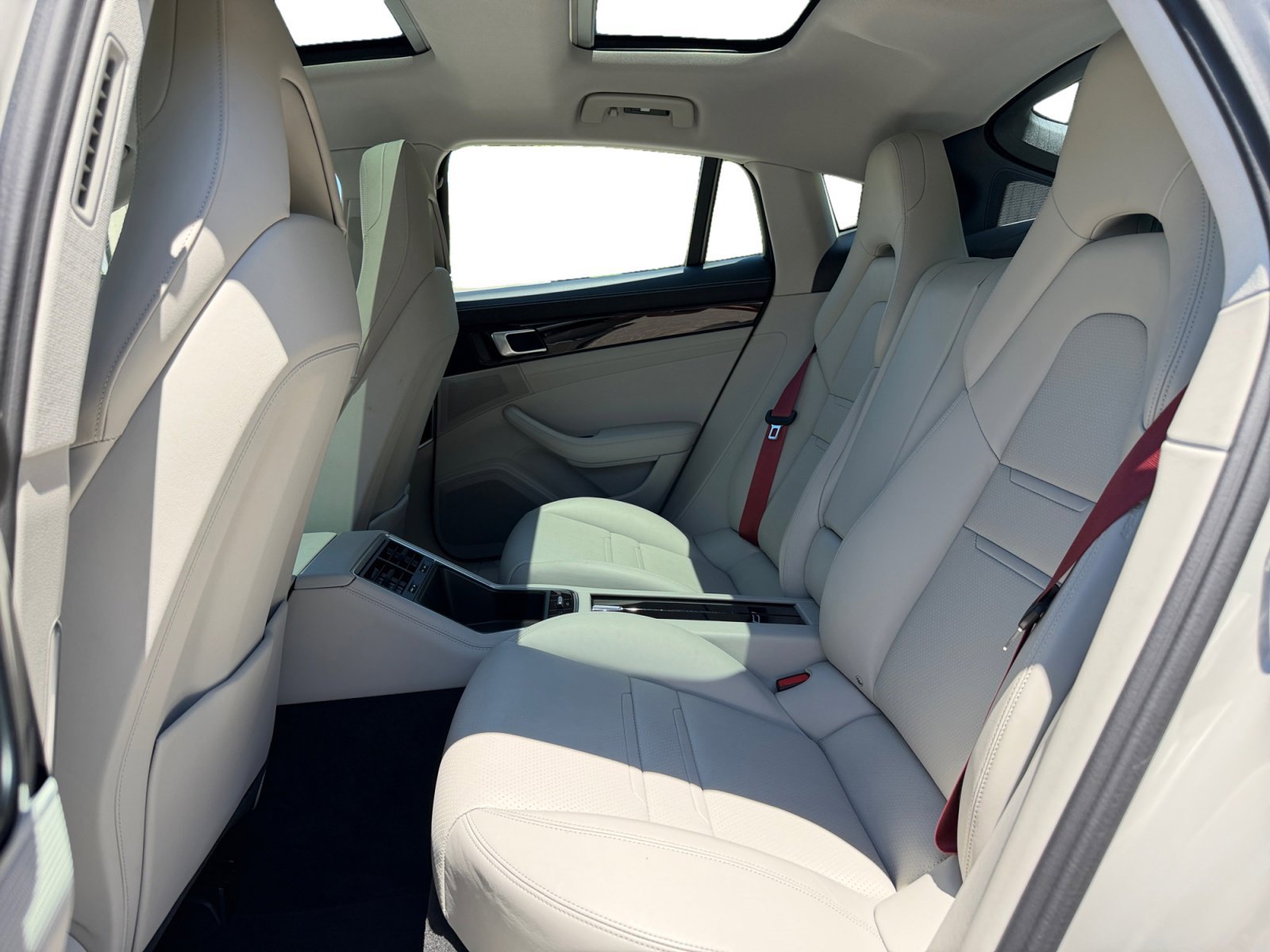 Used 2023 Porsche Panamera image 16