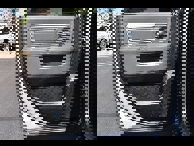 Used 2015 RAM 2500 SLT image 21