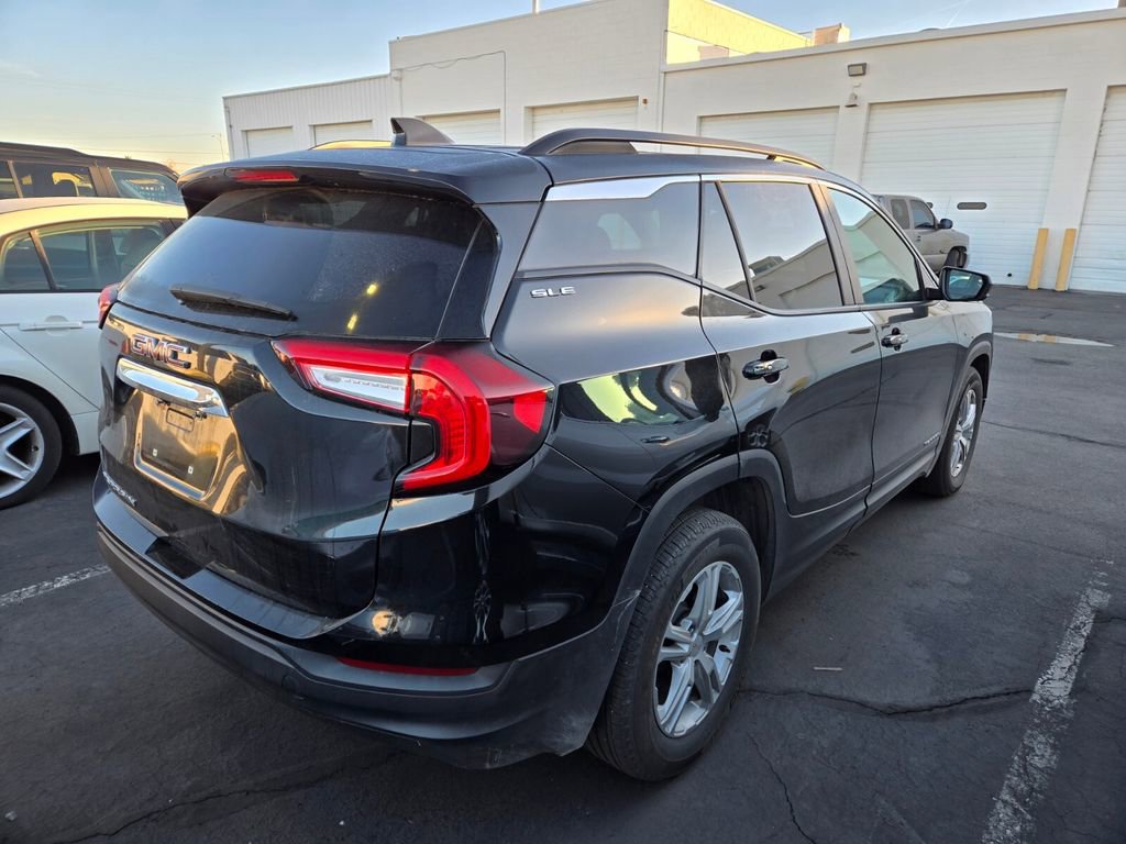 Used 2023 GMC Terrain SLE w/ Driver Convenience Package image 2