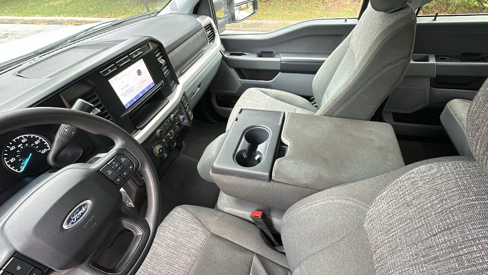 Used 2024 Ford F250 XLT w/ FX4 Off-Road Package image 25