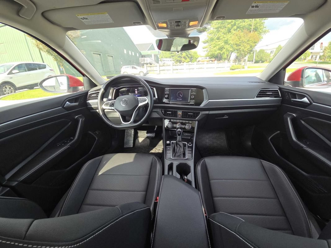 Used 2024 Volkswagen Jetta SE FWD image 15