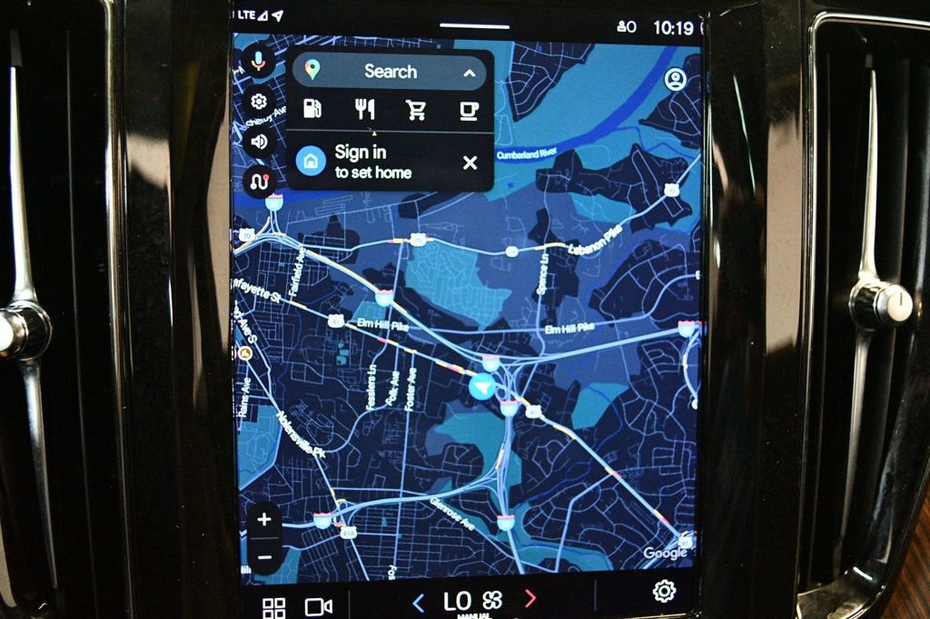 Used 2022 Volvo XC60 B5 Momentum w/ Protection Package Premier image 55