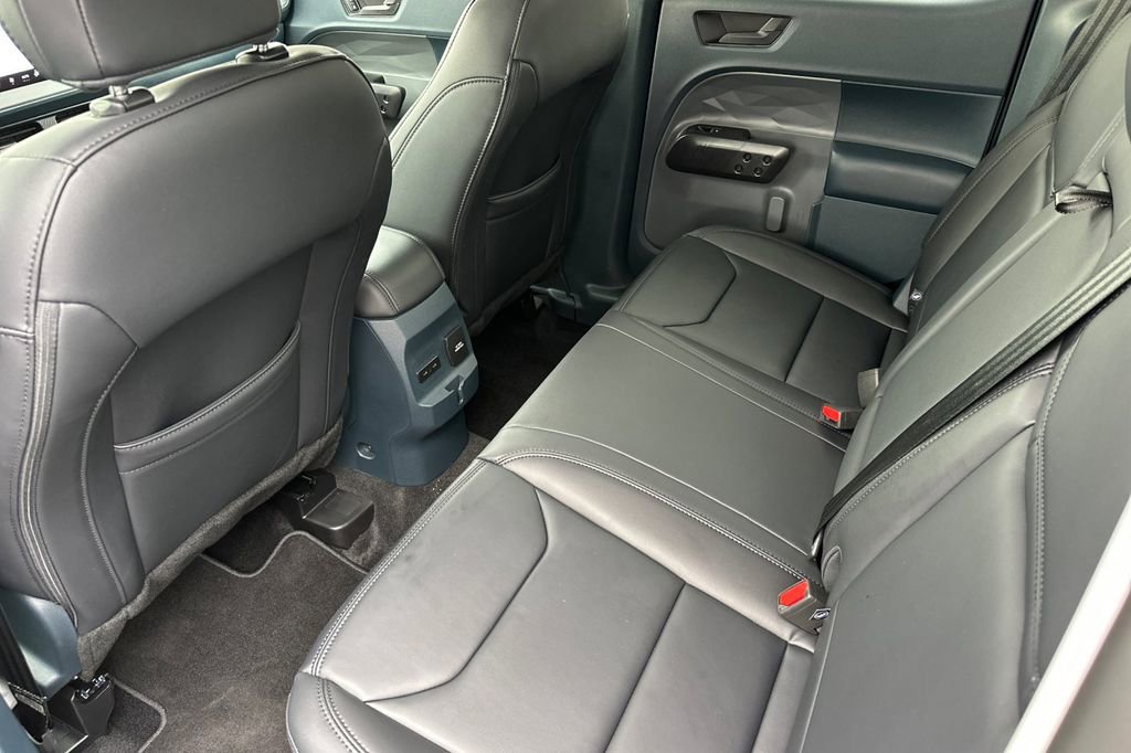 New 2025 Ford Maverick Lariat w/ Black Appearance Package AWD/4WD image 9