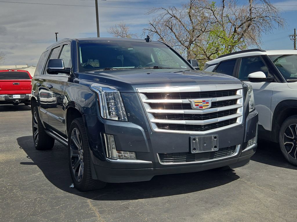 Used 2019 Cadillac Escalade Premium Luxury image 3