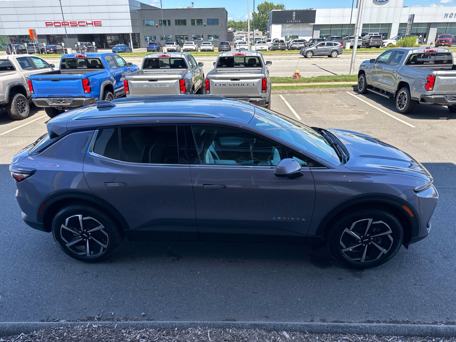 New 2026 Chevrolet Equinox EV LT FWD image 4