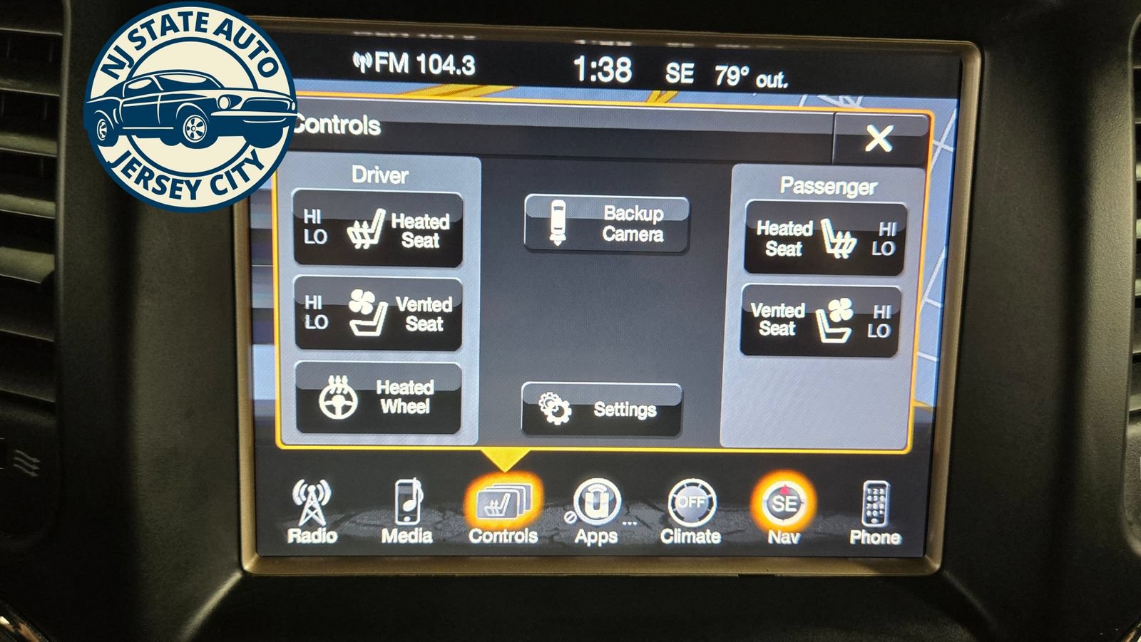Used 2017 Jeep Grand Cherokee Overland AWD/4WD image 17