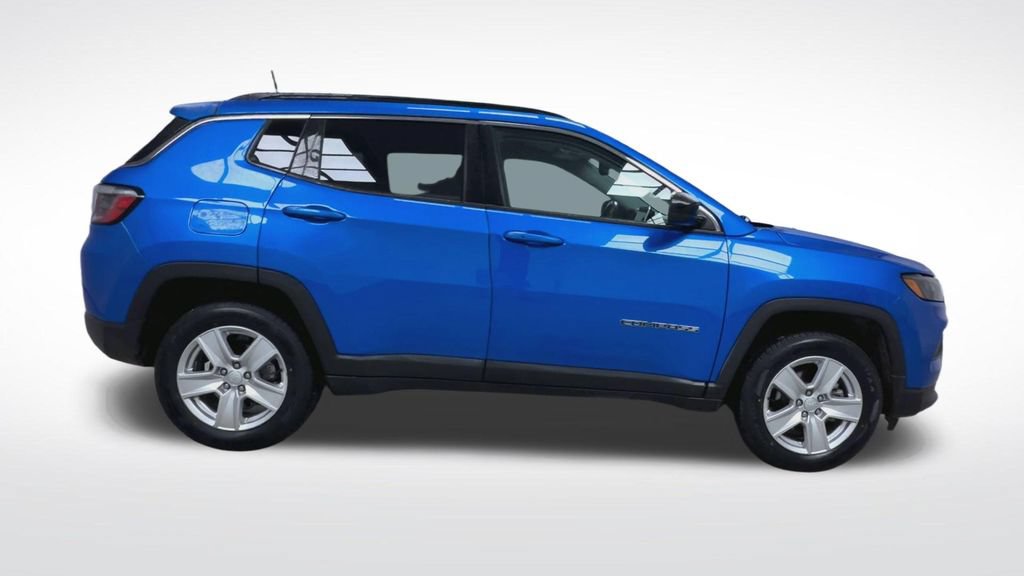 Used 2022 Jeep Compass Latitude w/ Convenience Group AWD/4WD image 9