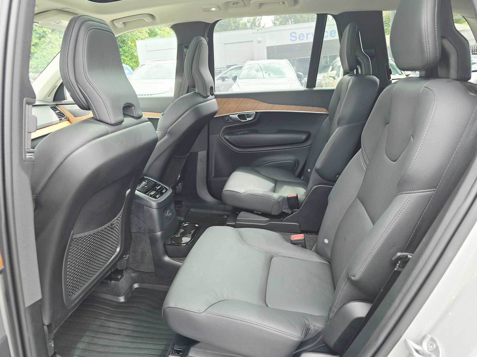 Certified 2025 Volvo XC90 T8 Plus w/ Protection Package Premier AWD/4WD image 18