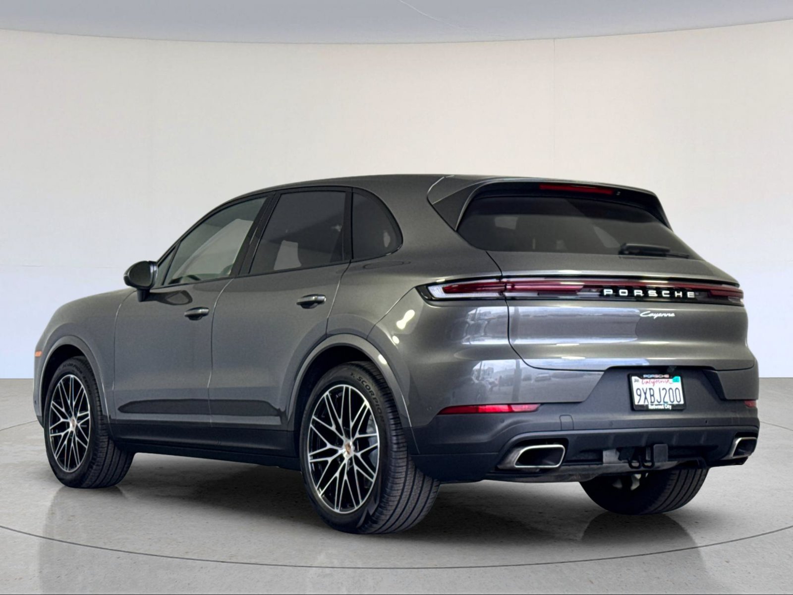 Certified 2026 Porsche Cayenne AWD/4WD image 3