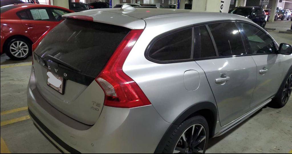 Used 2018 Volvo V60 T5 Cross Country w/ Convenience Package AWD/4WD image 3