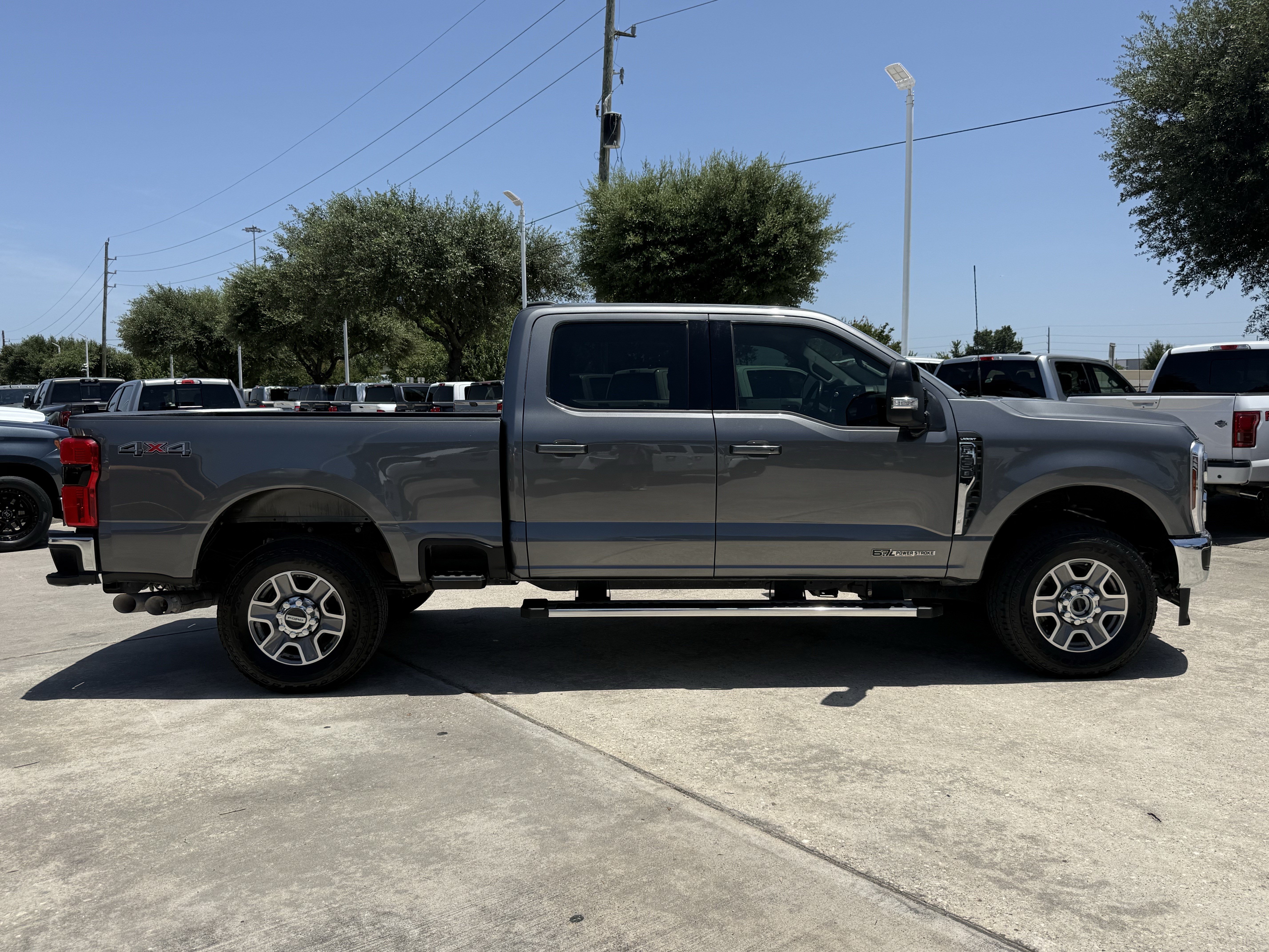 Used 2025 Ford F250 Lariat AWD/4WD image 3