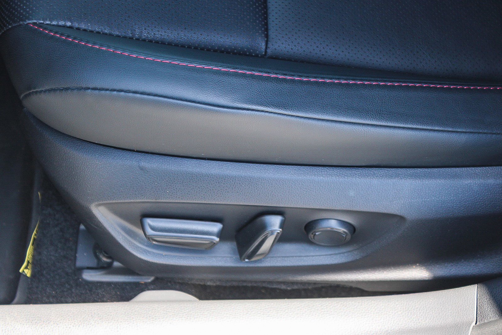 Used 2024 Toyota Prius Prime FWD image 23