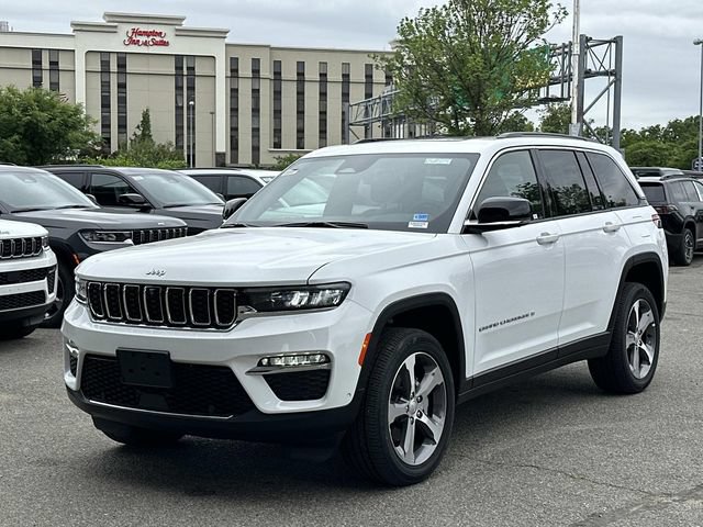 New 2025 Jeep Grand Cherokee Limited w/ Luxury Tech Group II AWD/4WD image 5