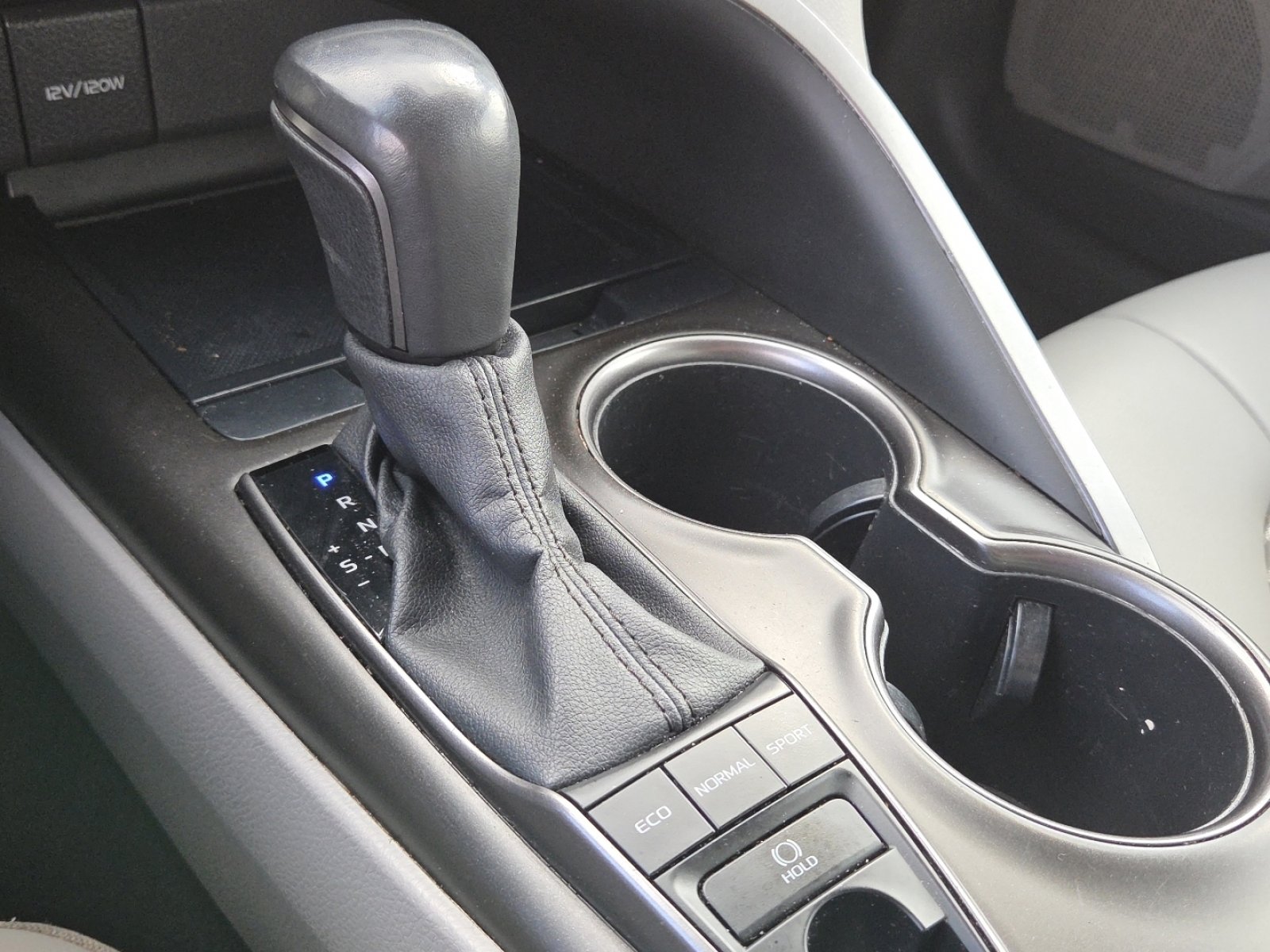 Used 2022 Toyota Camry SE image 33