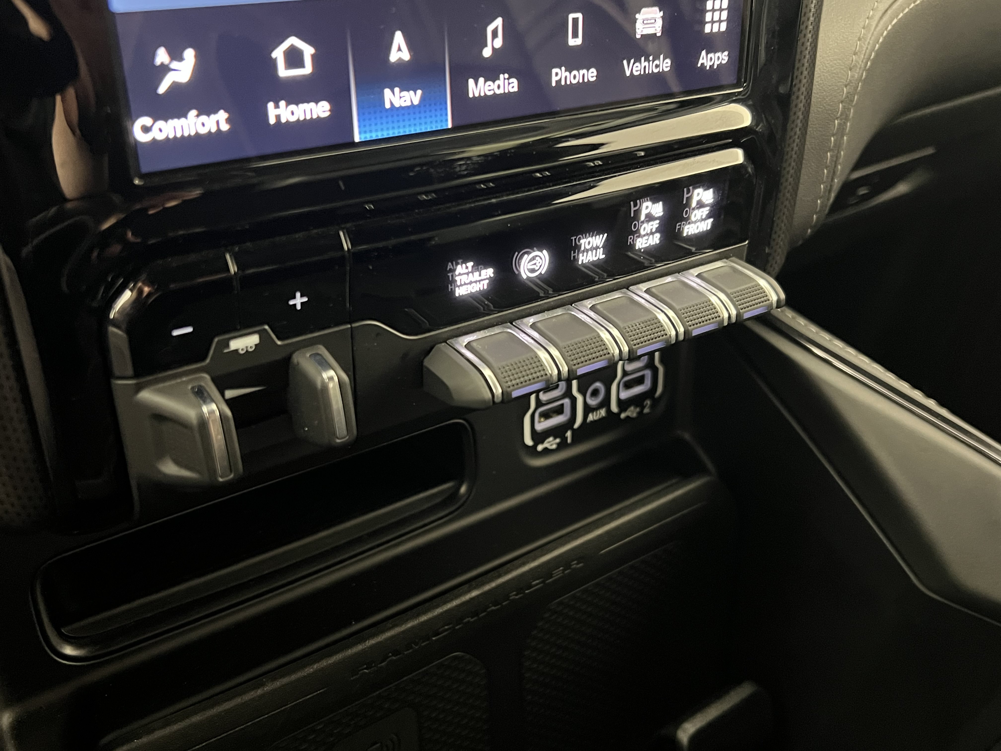 Used 2023 RAM 3500 Limited AWD/4WD image 31