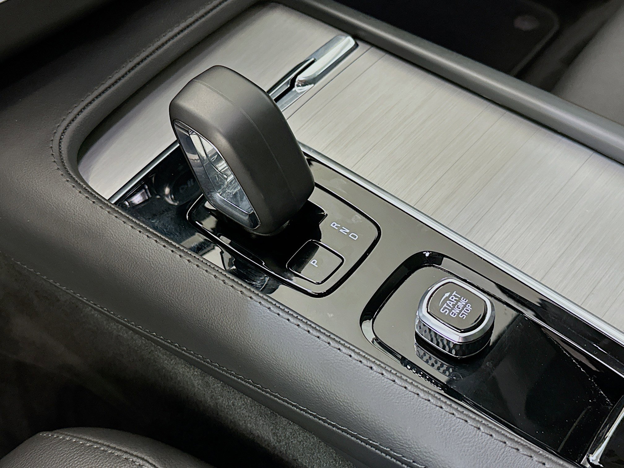 Used 2025 Volvo XC90 B5 Core image 25