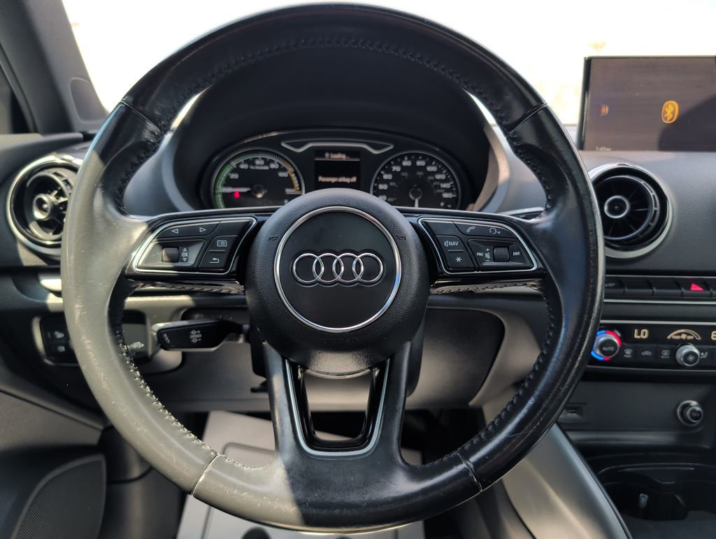 Used 2017 Audi A3 e-tron Premium image 11