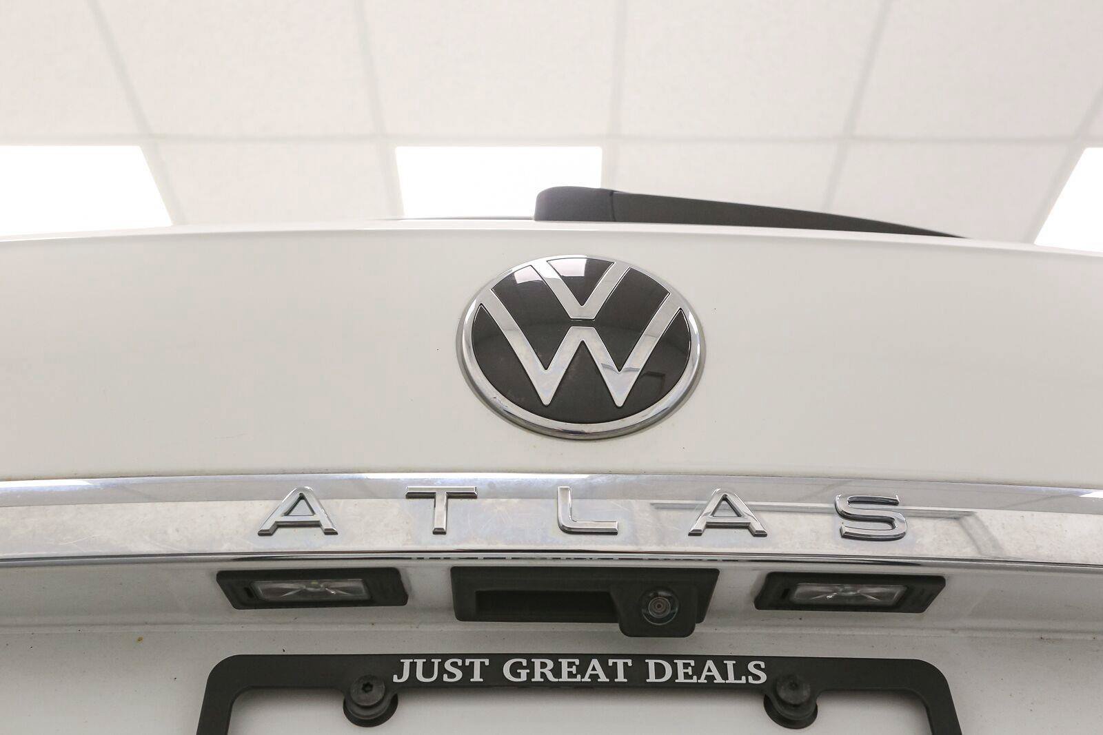 Certified 2022 Volkswagen Atlas Cross Sport SE AWD/4WD image 14