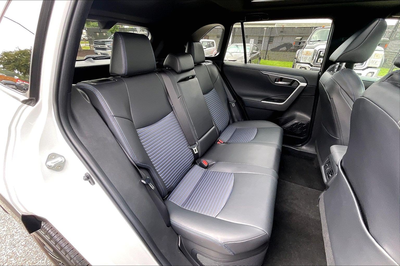 Used 2023 Toyota RAV4 XSE AWD/4WD image 32