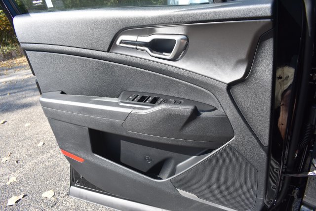 New 2027 Kia Sportage LX FWD image 31