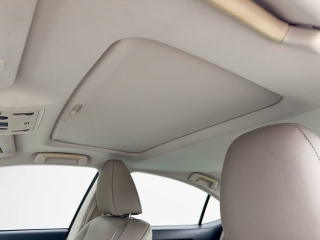 Used 2015 Lexus ES 300h w/ Navigation System Package FWD image 26
