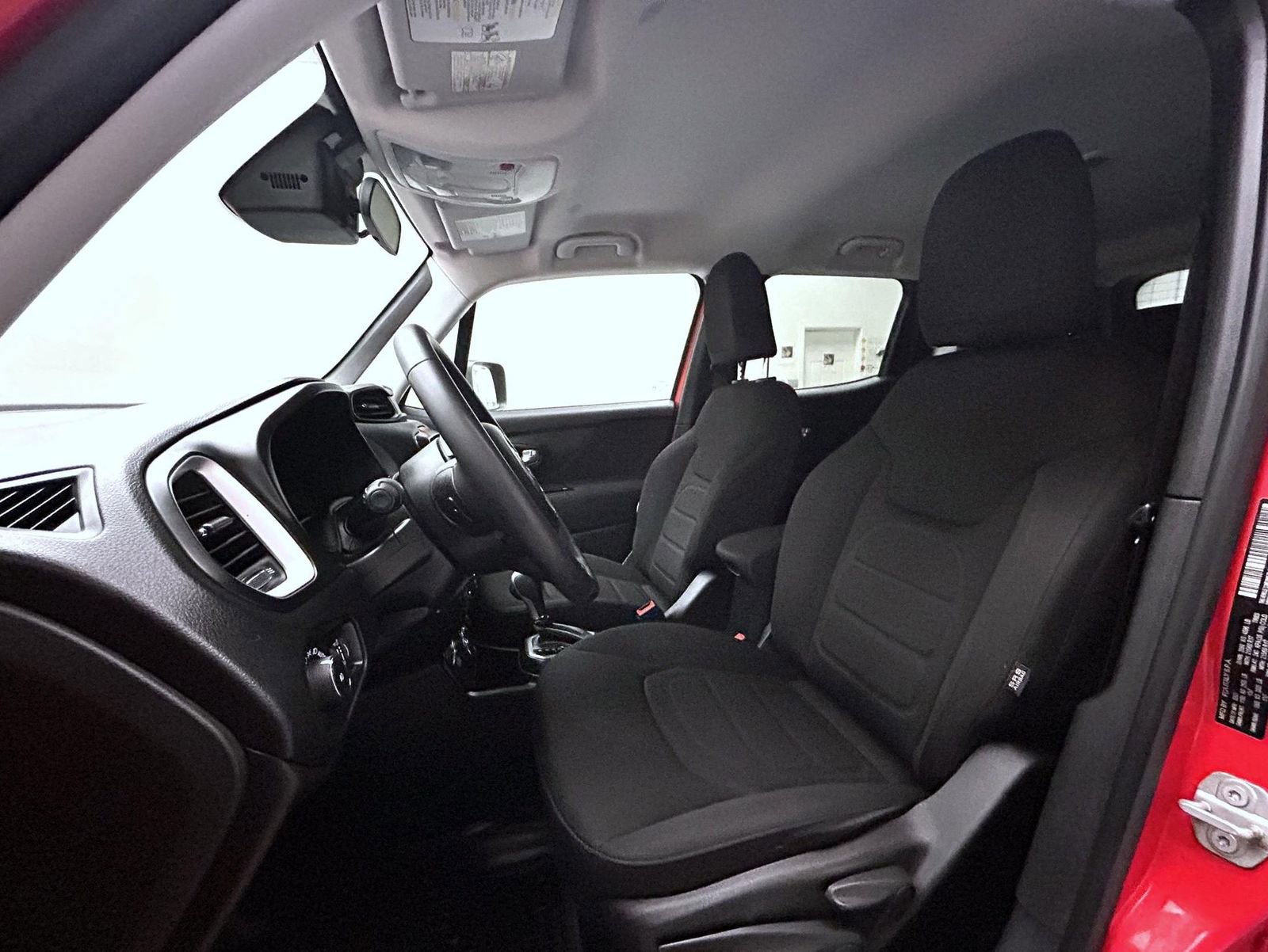 Used 2021 Jeep Renegade Latitude image 10