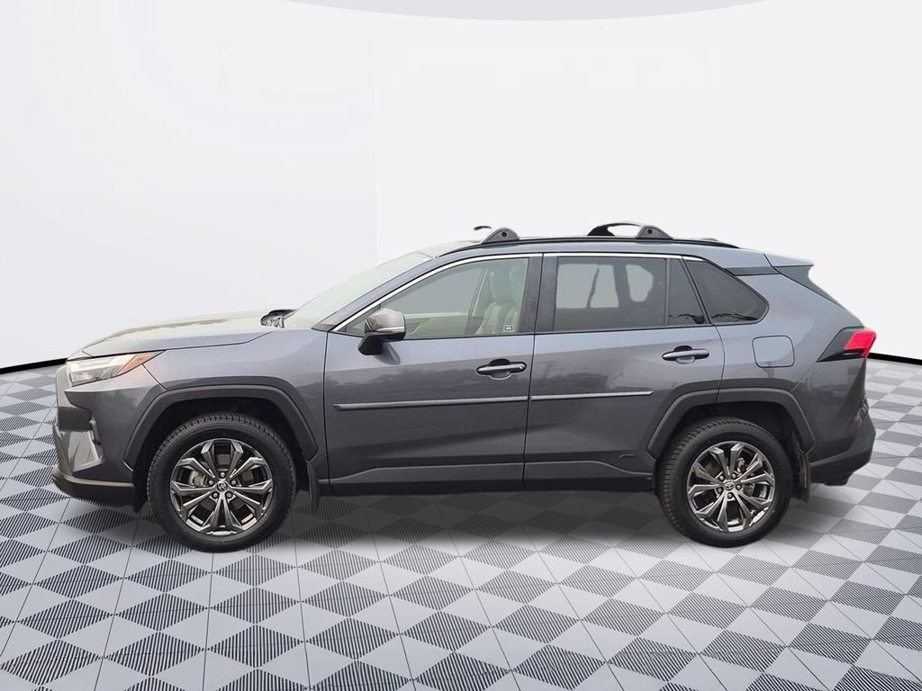 Used 2022 Toyota RAV4 XLE Premium AWD/4WD image 2