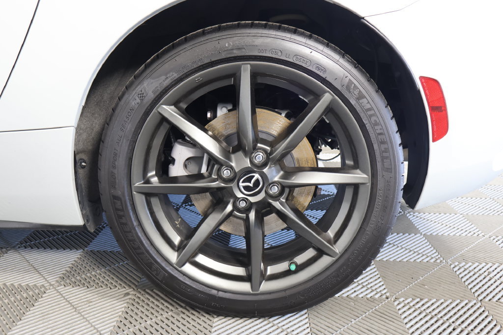 Used 2017 MAZDA MX-5 Miata RF Club RWD image 8