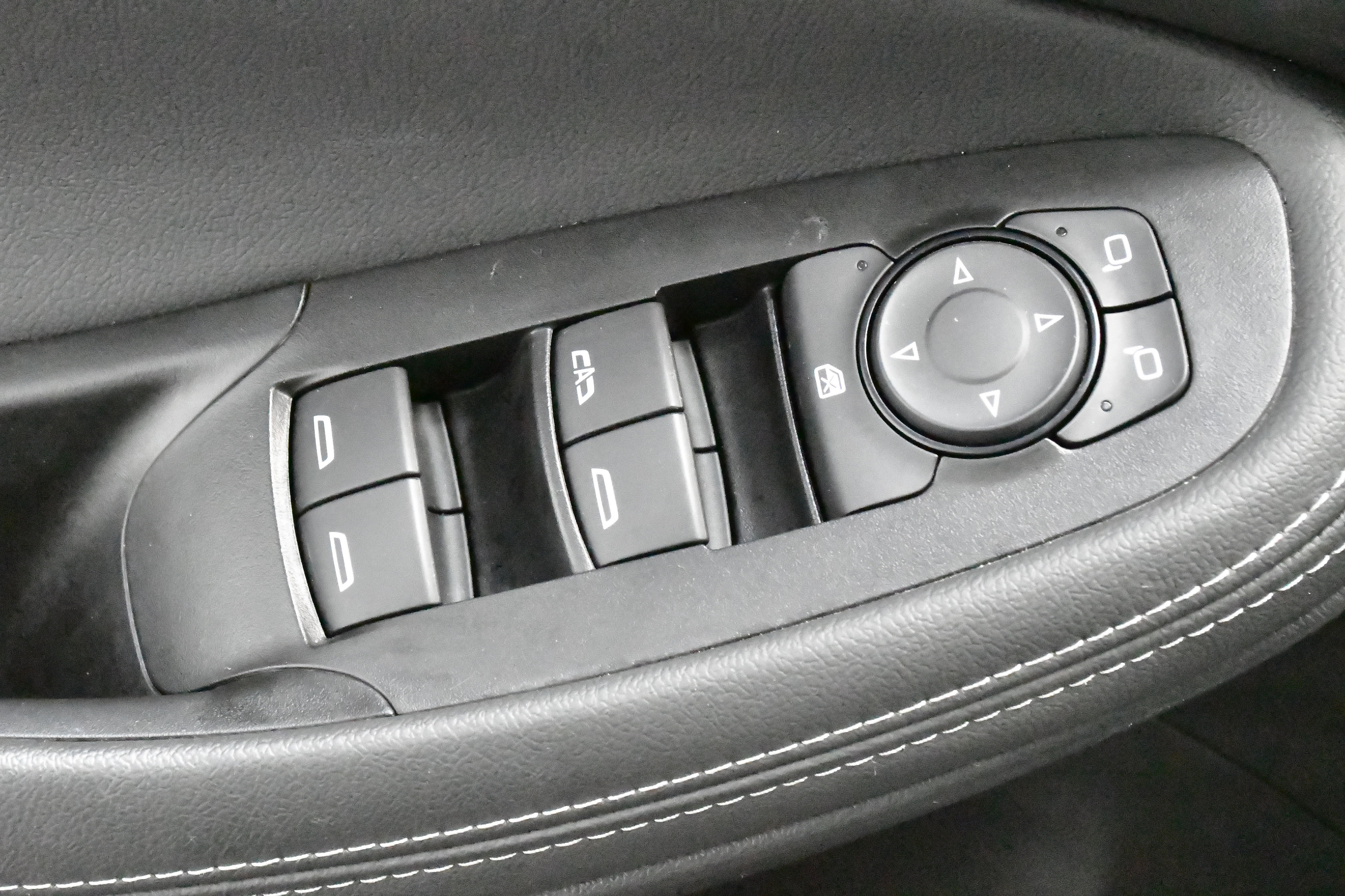 Used 2023 Buick Encore GX Select w/ Sport Touring Package image 17