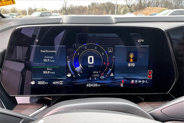 Used 2025 Chevrolet Suburban Z71 image 13