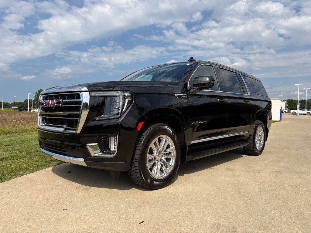 Used 2023 GMC Yukon XL SLT w/ SLT Luxury Package AWD/4WD image 1