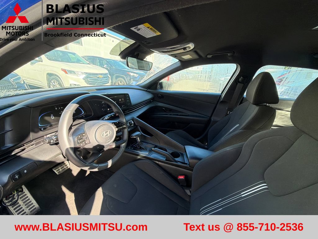 Used 2025 Hyundai Elantra Sport FWD image 14