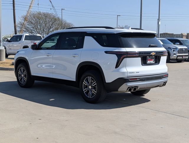 Used 2025 Chevrolet Traverse LT w/ Driver Confidence Package FWD image 9