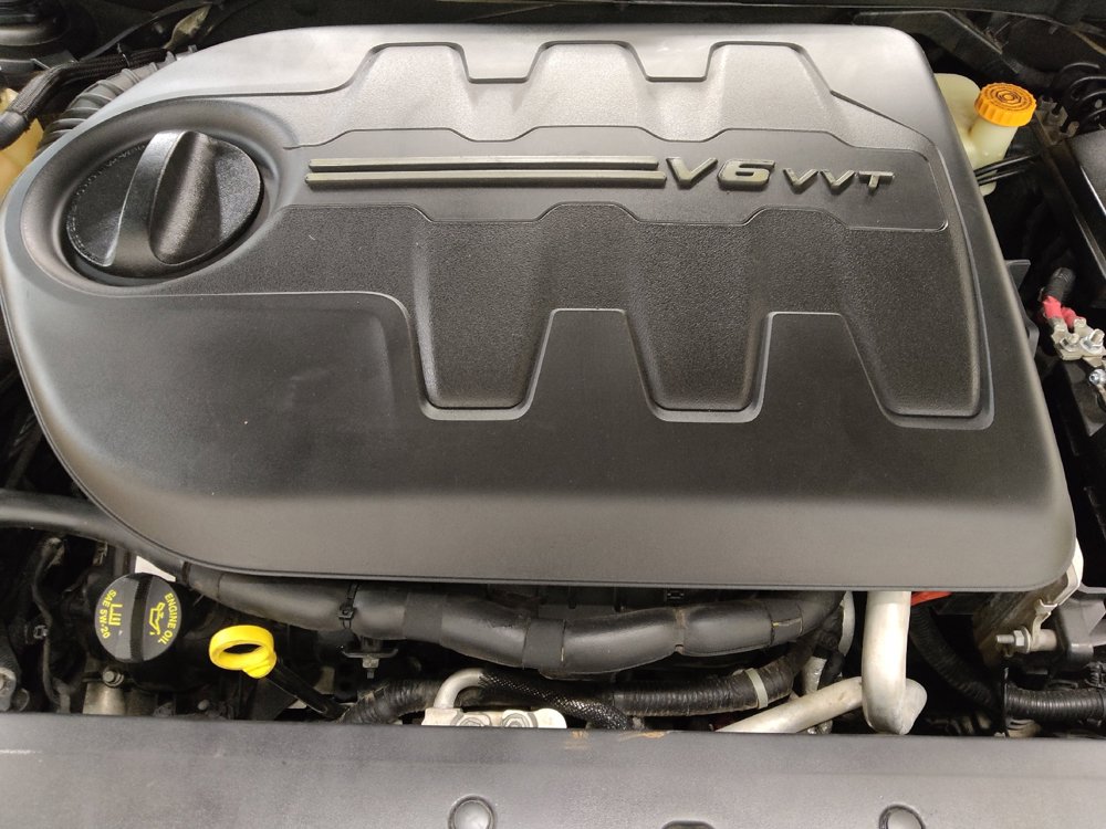 Used 2015 Chrysler 200 C FWD image 30