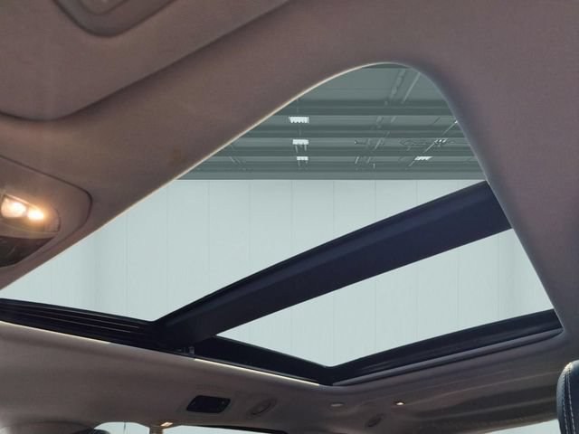 Used 2023 Chrysler Pacifica Limited FWD image 13